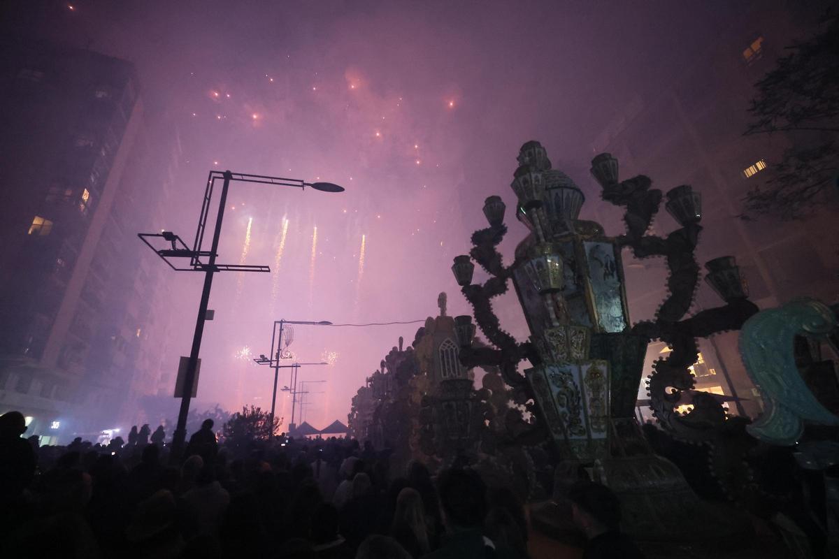 Galería: La Encesa de les Gaiates ilumina Castelló
