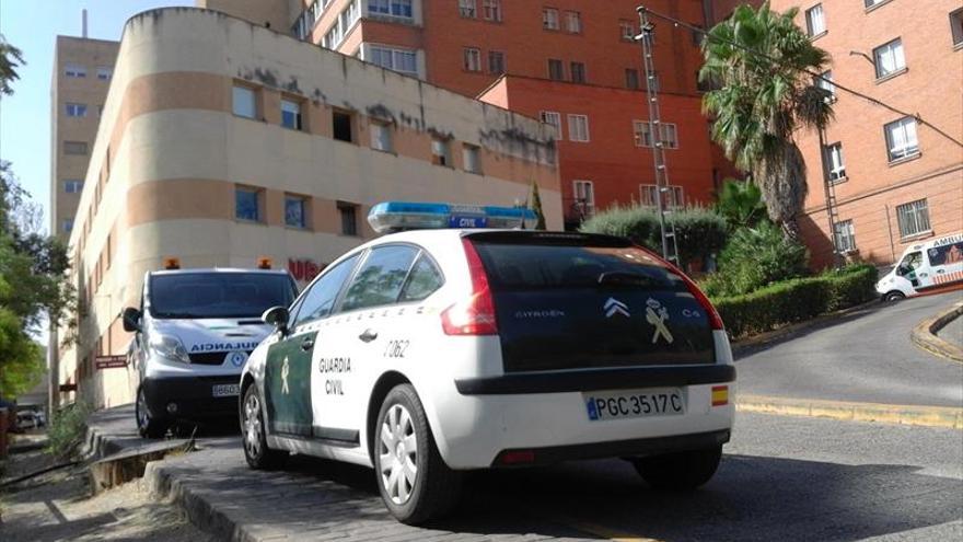 El marido permanece en la UCI del hospital San Pedro de Alcántara