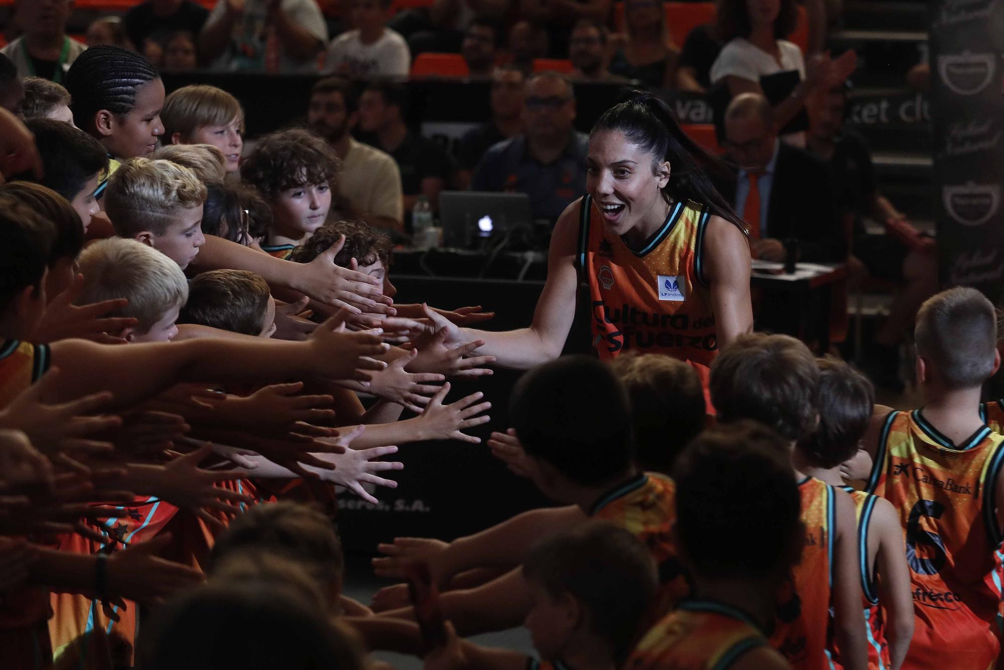 Presentación del Valencia Basket en La Fonteta