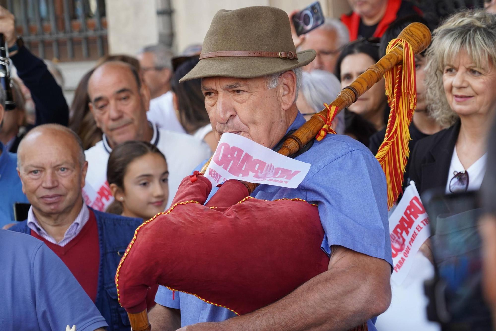 Manifestación por el AVE de Sanabria en Madrid: protesta por el tren a las puertas de Renfe