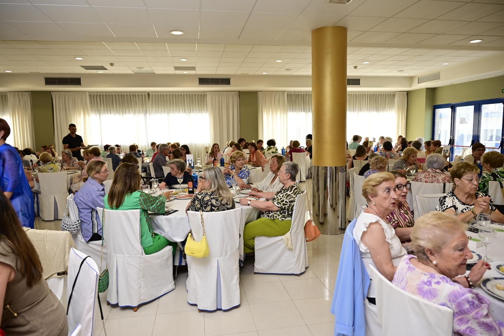 Gala solidaria a beneficio de la Asociación Conta el Cáncer en Castelló