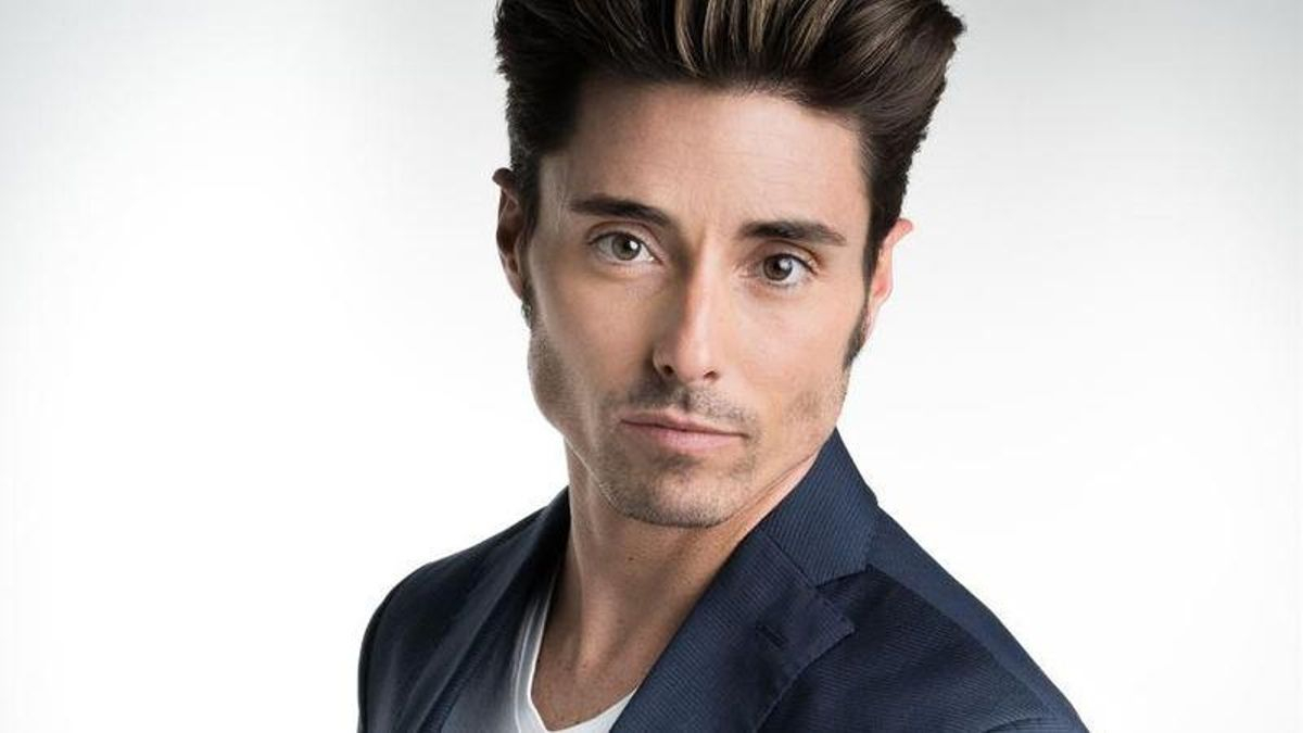El actor alicantino Aaron Cobos