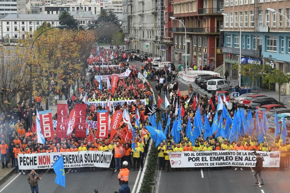 Manifestación en defensa del empleo en Alcoa