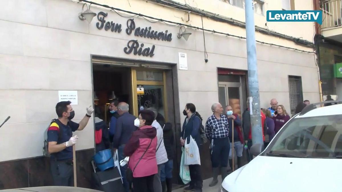 El horno Rial fue el primer comercio de Paiporta que abrió tras la dana.