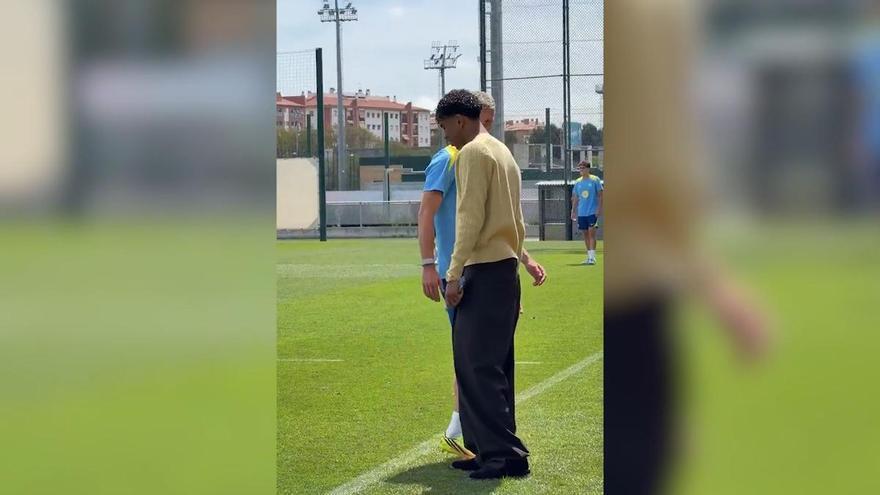 Lamine Yamal pasó hoy por el entrenamiento antes de El Clásico