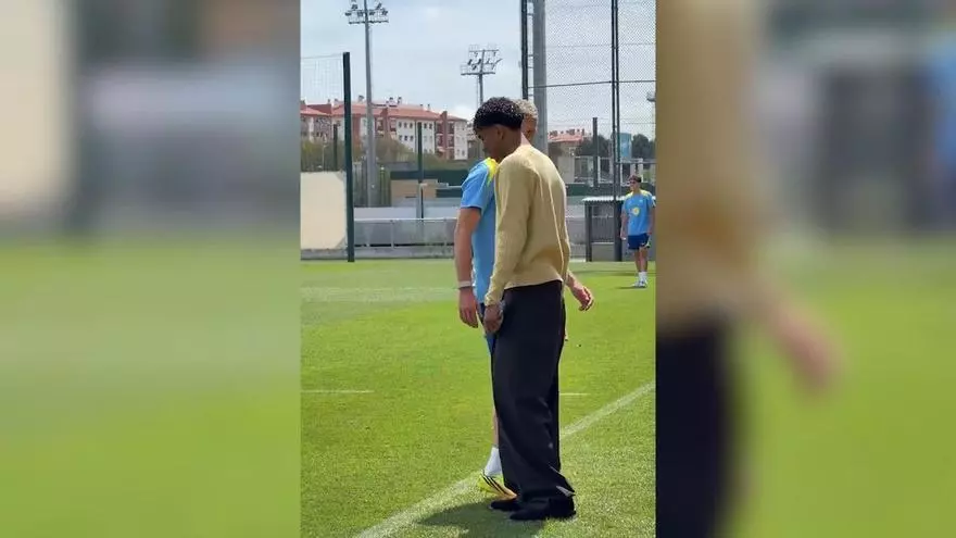 Lamine Yamal pasó hoy por el entrenamiento antes de El Clásico