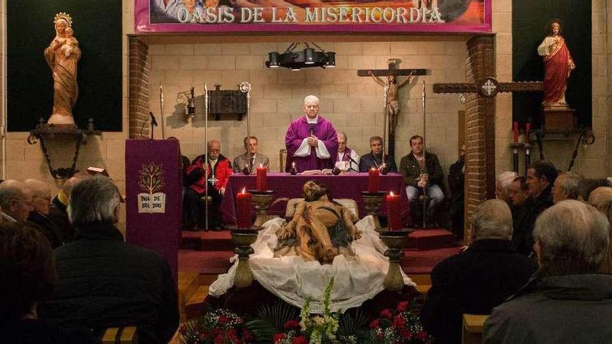 Semana Santa Zamora: El Yacente inicia los viacrucis en La Natividad