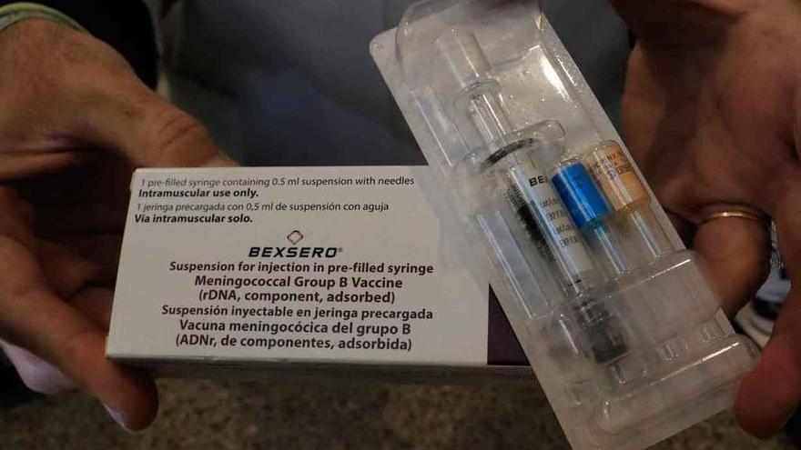 Peregrinaje de padres por las farmacias en busca de la vacuna de la meningitis B