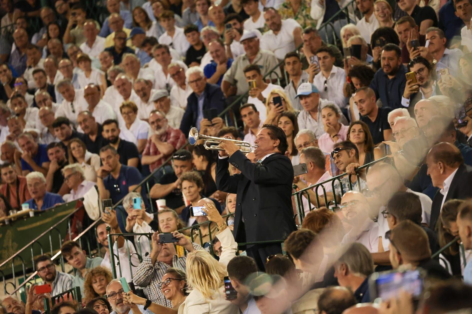 Ana Soria, la infanta Elena, Carlos Mazón o el futbolista Pepelu despiden a Ponce en València