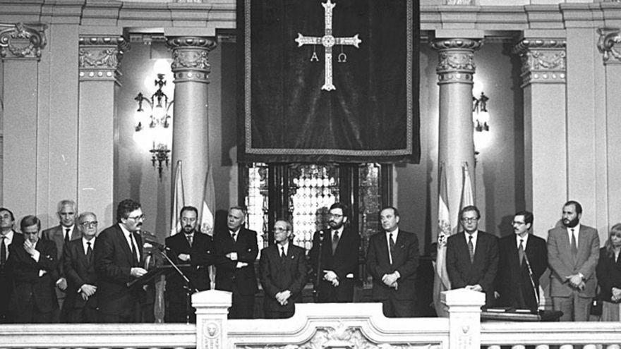 Antonio Trevín, durante su toma de posesión como presidente del Principado, en la Junta General, en 1993.