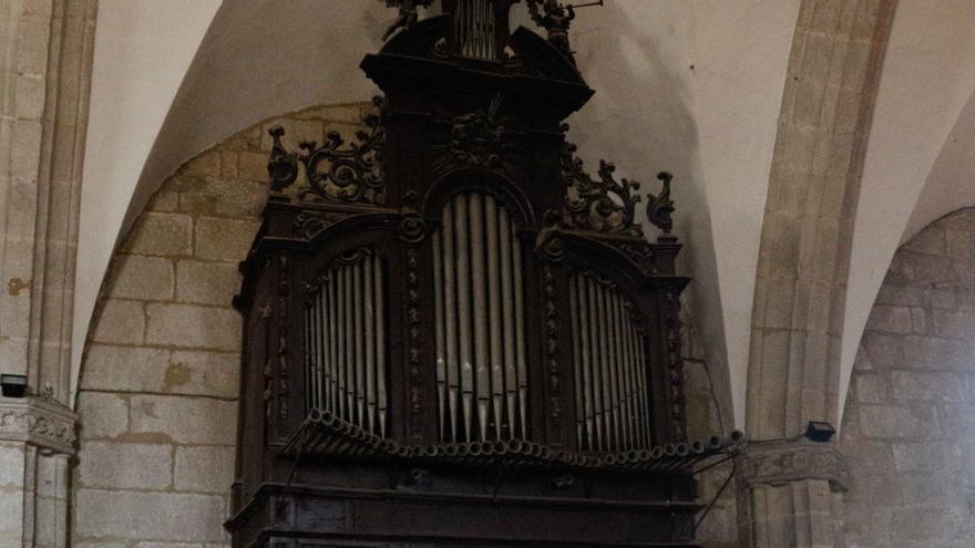 Fermoselle organiza un mercadillo para restaurar el órgano barroco