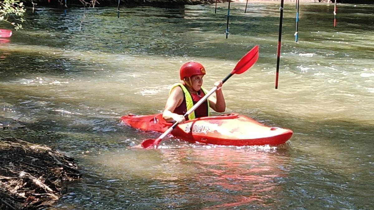 Elena Ayuso durante un entrenamiento en Aguas Bravas.