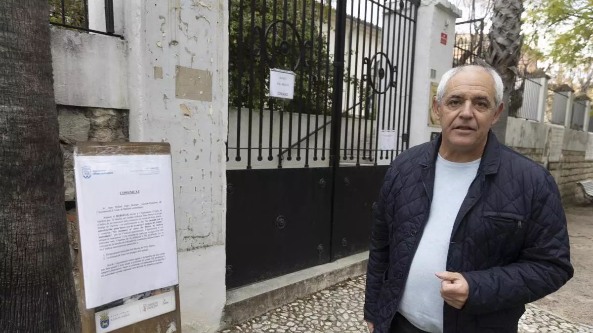 El Ayuntamiento de Aielo de Malferit pagará a la familia de Nino Bravo por el pantalón extraviado en 2008