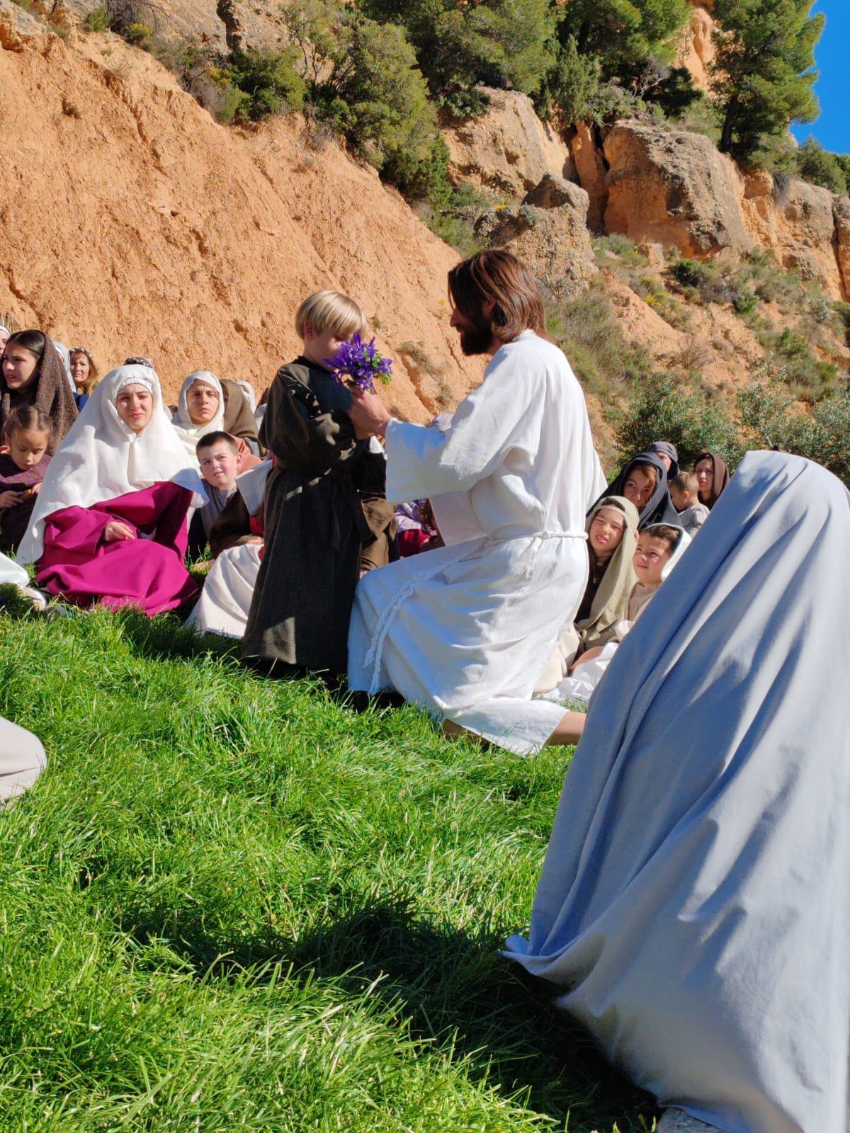 En imágenes | El Drama de la Cruz de Alcorisa conmueve con una puesta en escena más espectacular en el Monte Calvario