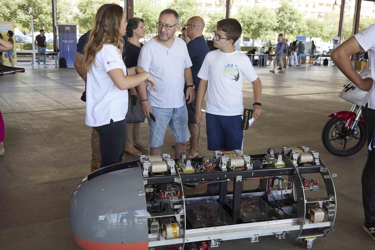 El Hyperloop de la Universtitat Politècnica de València, en la Feria de los experimentos de la UPV
