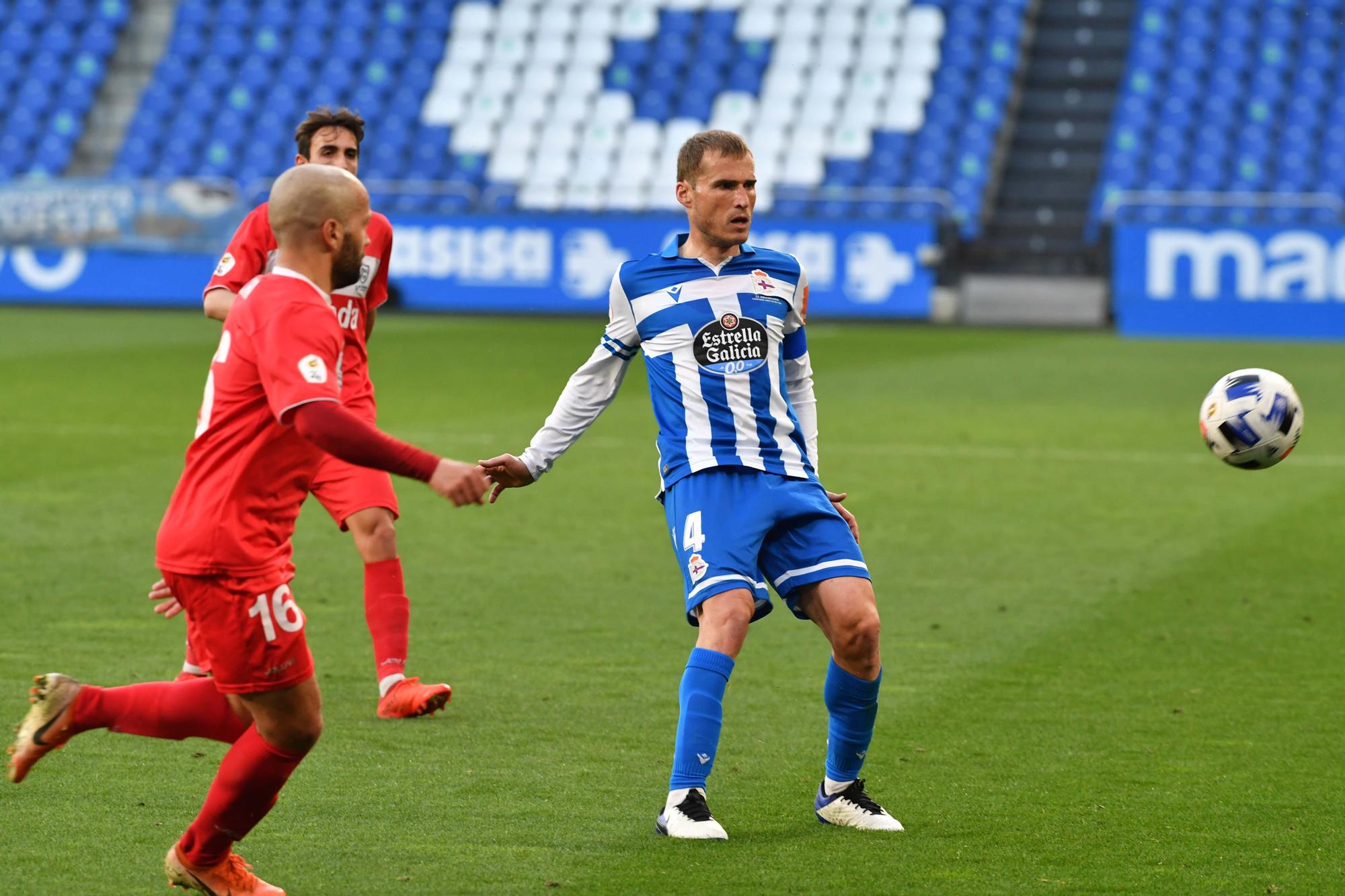 El Dépor se impone al Marino (1-0) en Riazor