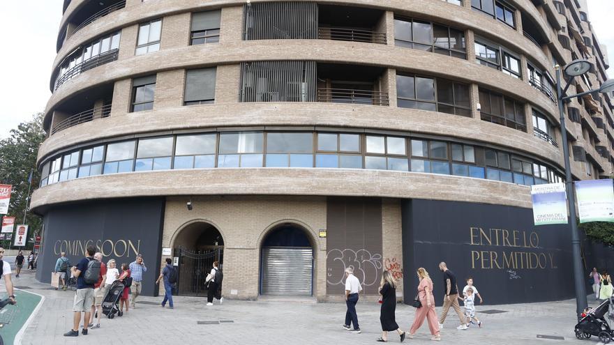 Denuncian las obras del restaurante previsto en los antiguos Cines Aragón
