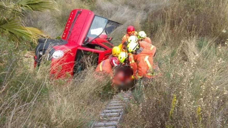 La «abuela conductora» se precipita por un barranco