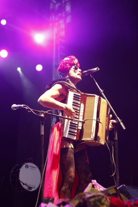 Rodrigo Cuevas en la plaza Mayor de Gijón