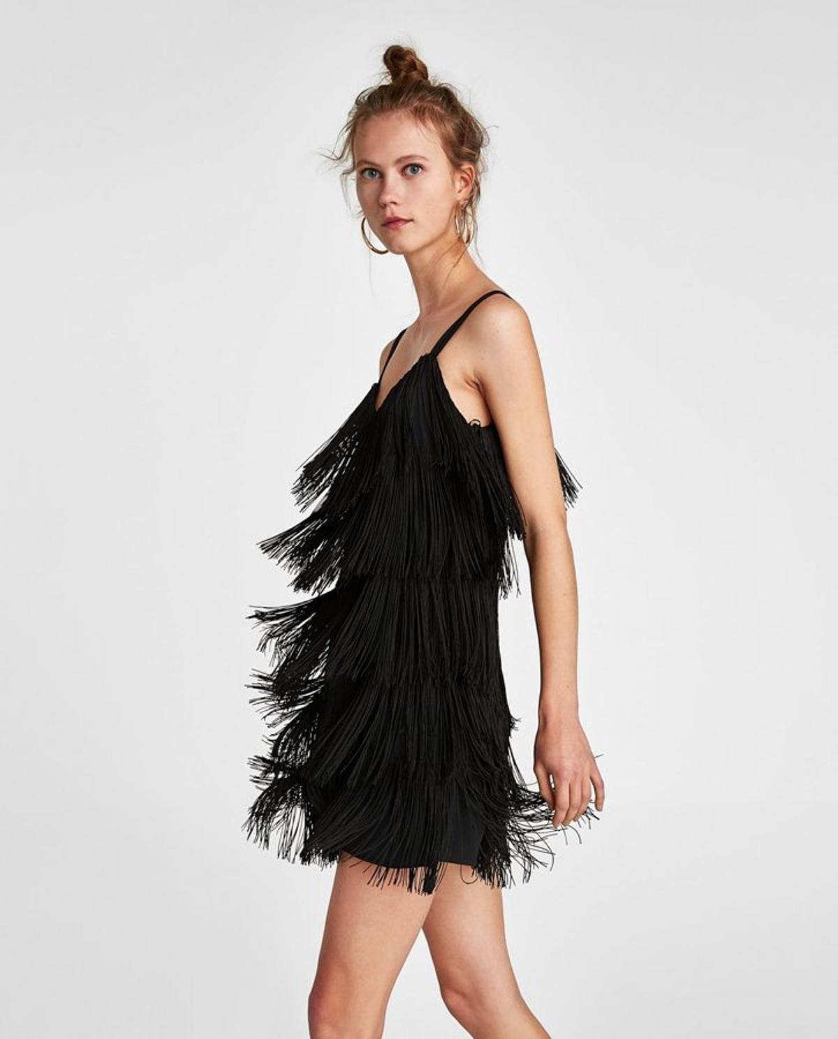 Colección de fiesta de Zara: vestido de flecos