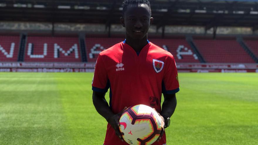 Yaw Yeboah con la camiseta del Numancia // Archivo