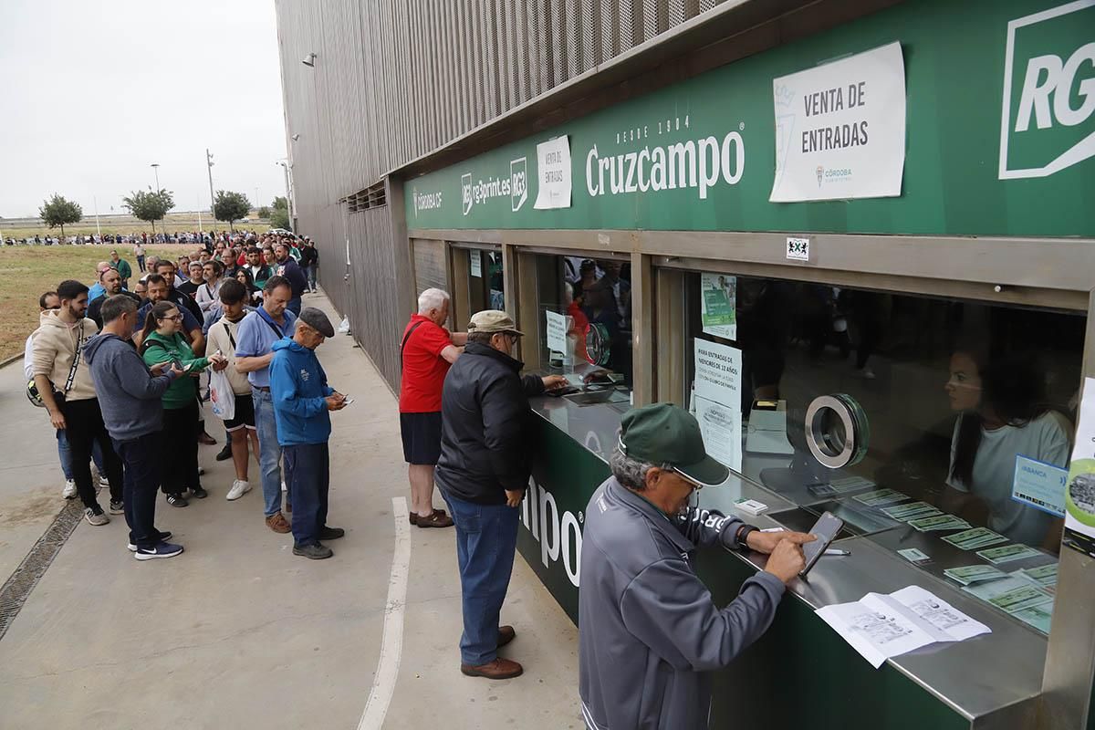 Córdoba CF-Barcelona B | Locura por las entradas en el El Arcángel