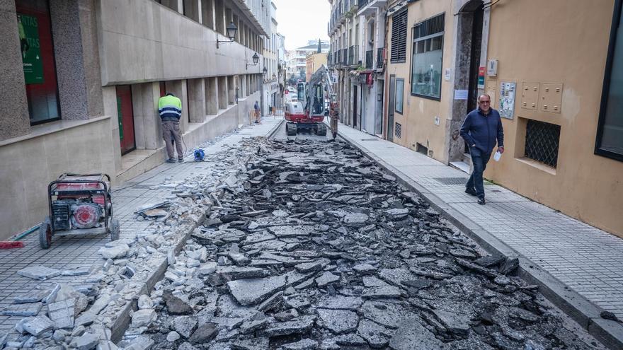 La calle Zurbarán de Badajoz se corta al tráfico por la obra de plataforma única