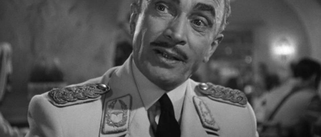 Conrad Veidt, interpretando al mayor Strasser, en Casablanca.