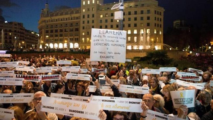 Pancartes reclamant l&#039;alliberament dels presos independentistes