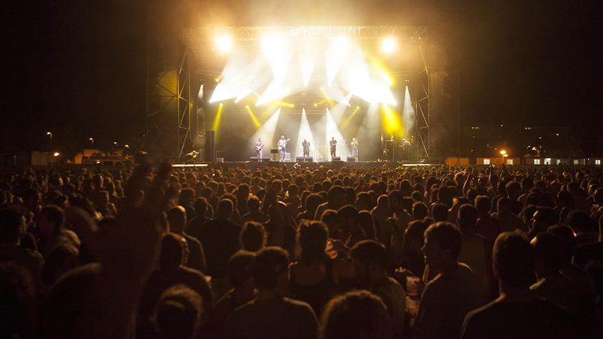 Un concierto durante un festival en Tavernes