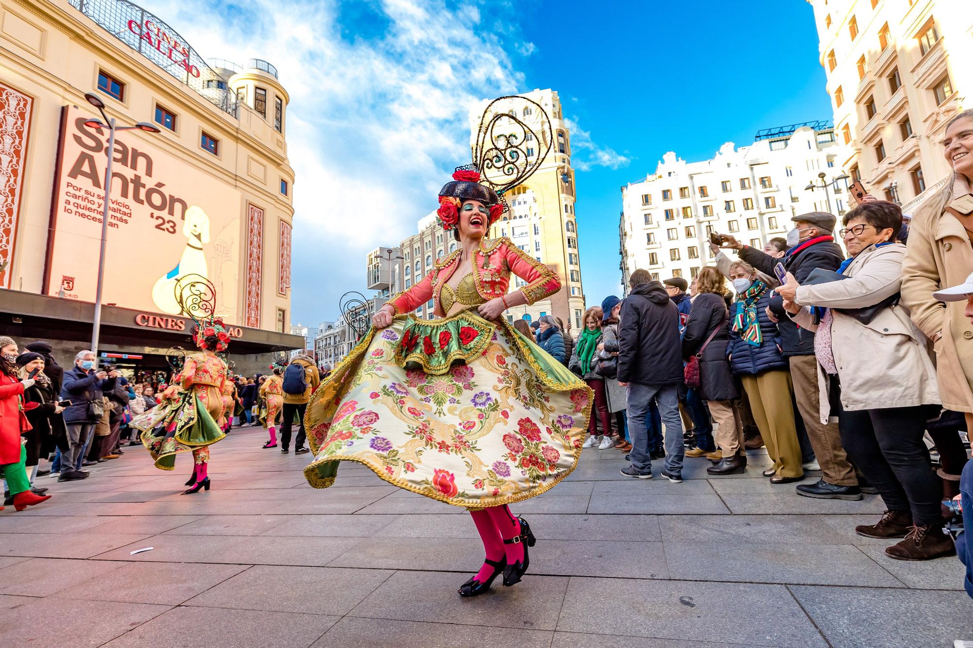 El Carnaval de Torrevieja desfila en el centro de Madrid con motivo de Fitur