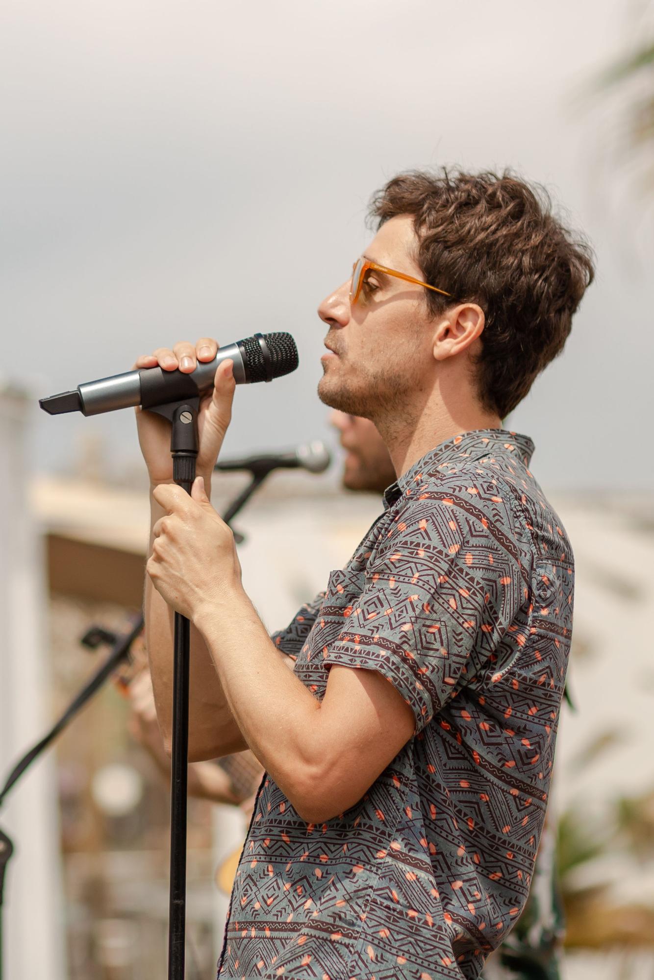 Nando Gómez, cantante, cofundador y compositor de Valiente Bosque.