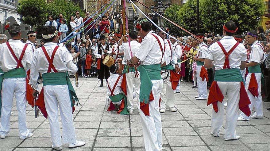 Rifados el cordero y el jamón de San Antonio