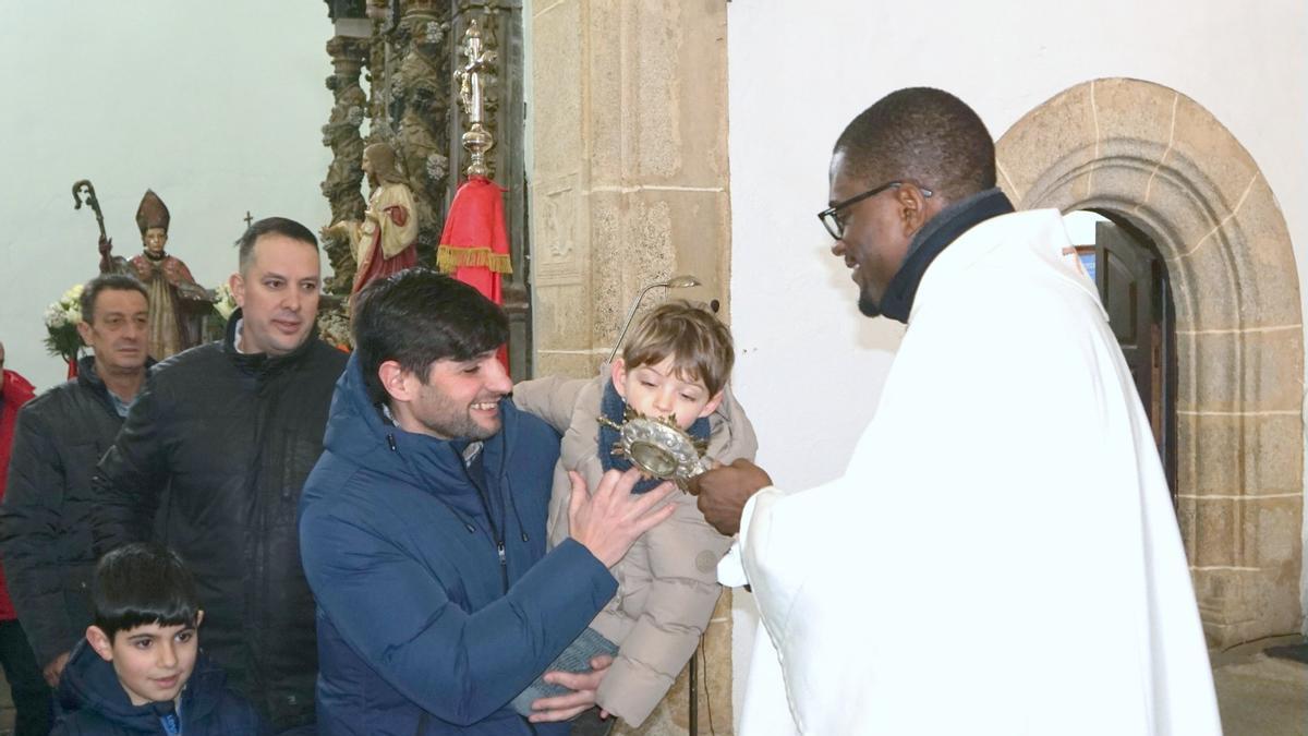 Rabanales mantiene la adoración de la reliquia de San Blas desde 1607