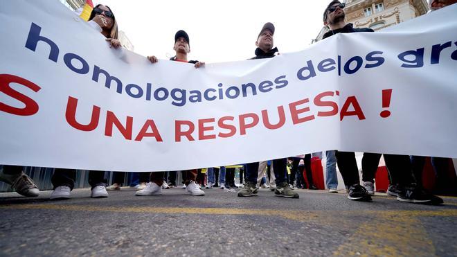 Manifestación en Madrid del colectivo Homologación Justa Ya.