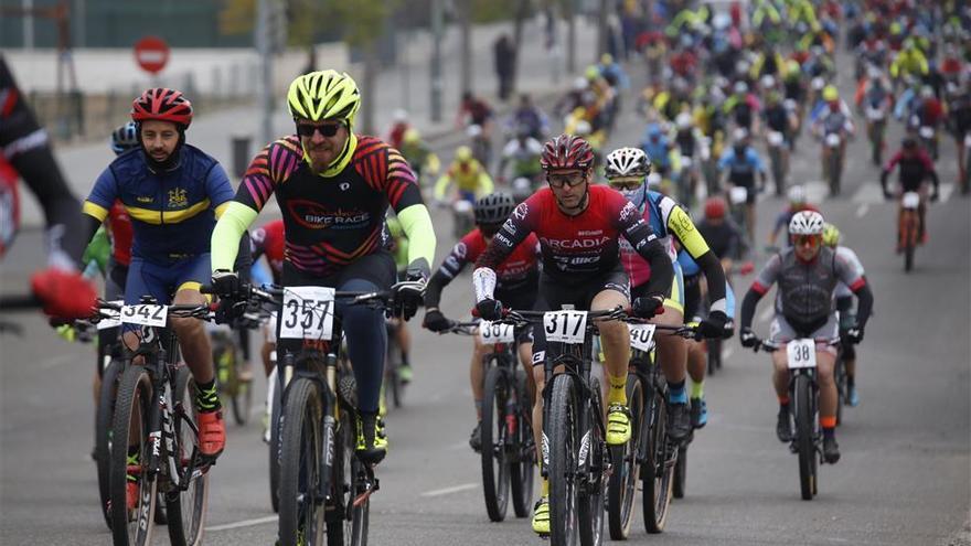 Miguel Muñoz y Lara Lois ganan la Vuelta a Córdoba