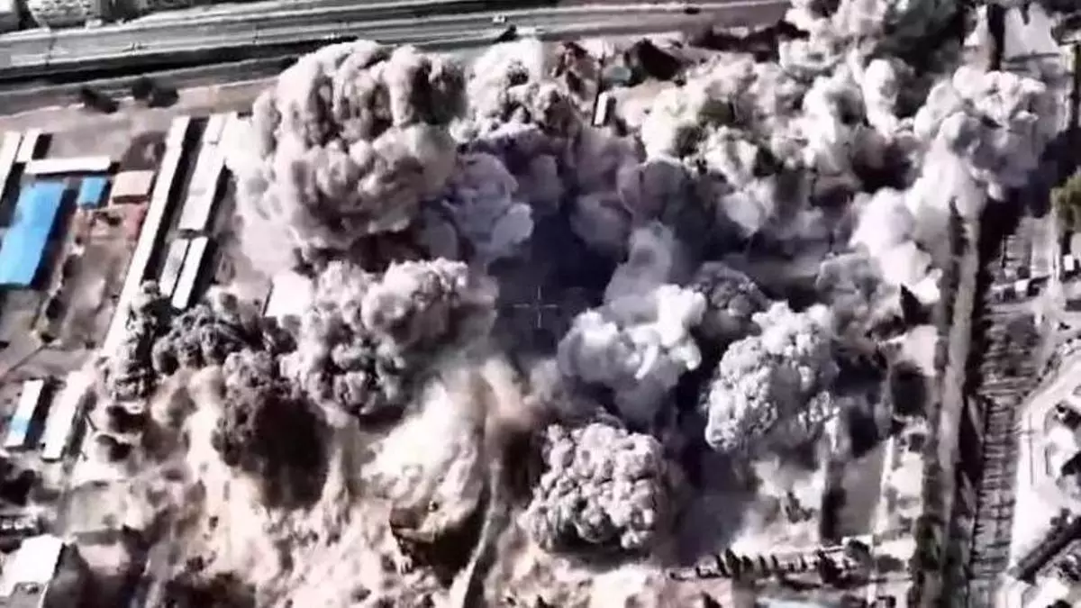 Así fue el ataque de Israel sobre el complejo de Ali Jameneí