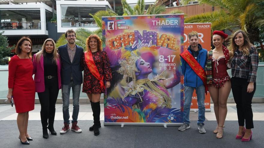 Presentación del ‘Carnaval Week’, ayer en el centro comercial Thader de Murcia.  | THADER