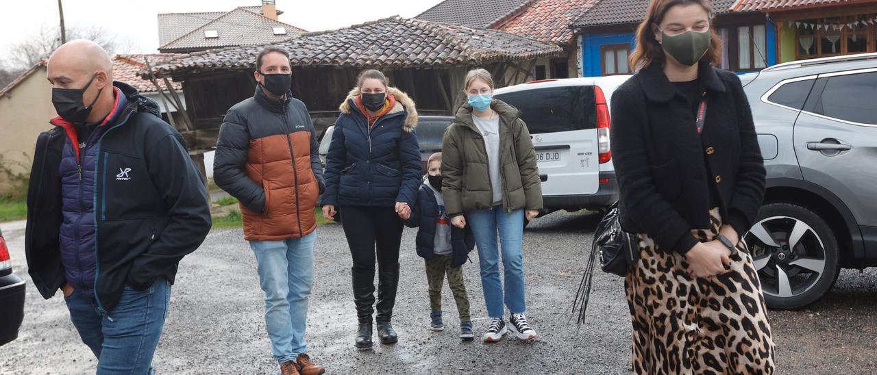 VÍDEO: La guerra propicia un reencuentro en Piloña tras una semana de "devastadora" huida por Hungría