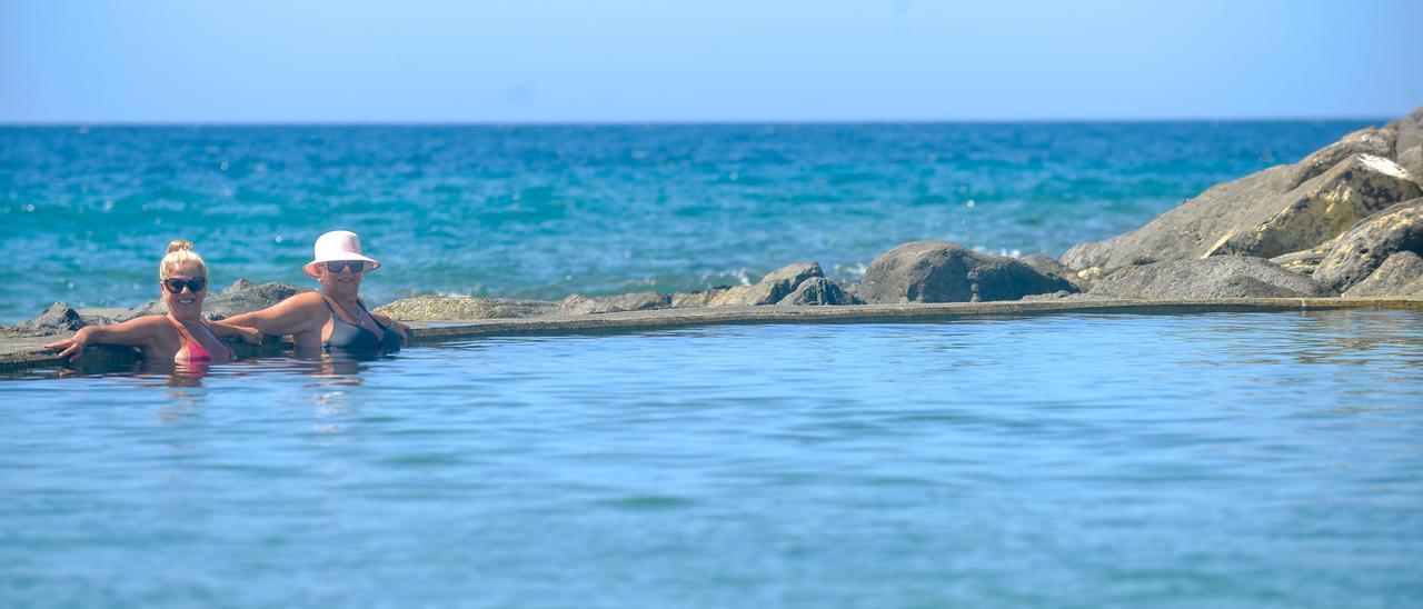 Reapertura de la playa de El Perchel con una piscina y más arena