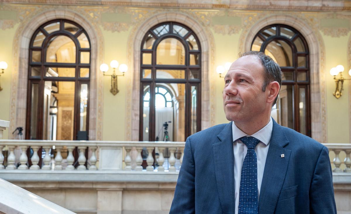 Barcelona 30.04.2026 Deportes Entrevista con el conseller d'esports de la Generalitat de Catalunya, Berni Àlvarez, en el Parlament. Fotografía de Jordi Cotrina
