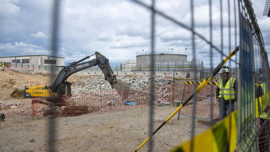 Comienza la demolición del Hotel de Pacientes para la construcción de accesos al Hospital de A Coruña
