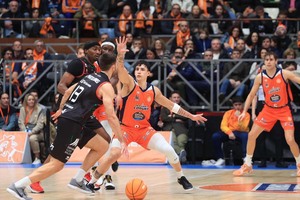El Leyma Coruña arrasa al Fibwi Palma en el Coliseum (94-72)