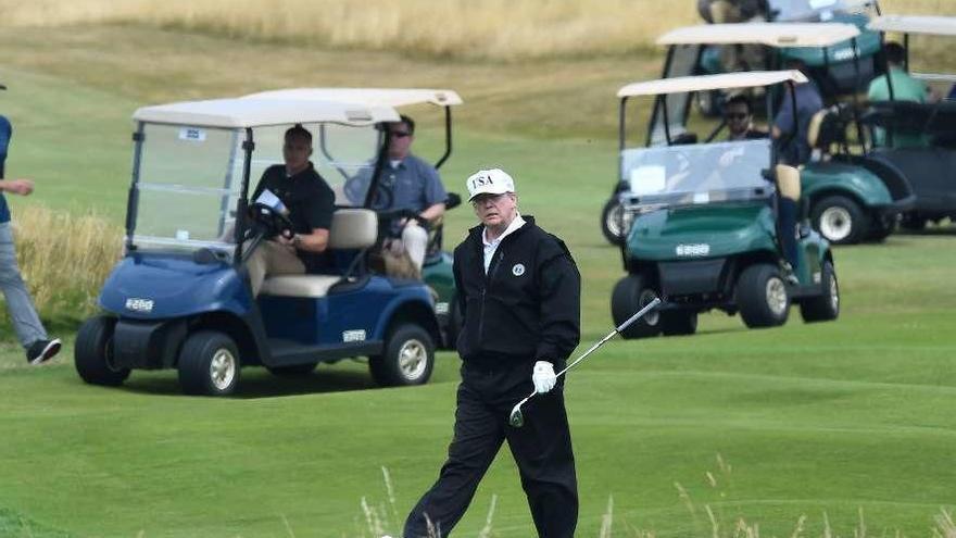 Donald Trump, en el campo de golf de Trump Turnberry, en Escocia.