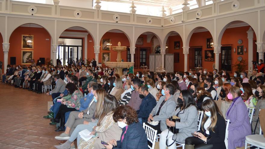 Público asistente al acto celebrado hoy en Fuente Palmera con la ministra Irene Montero.