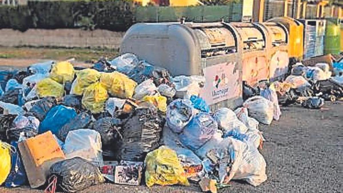 El abandono de la urbanización Las Palmeras