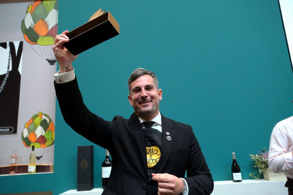 Diego Tornel recibiendo el premio de mejor Sumiller de España 2026.
