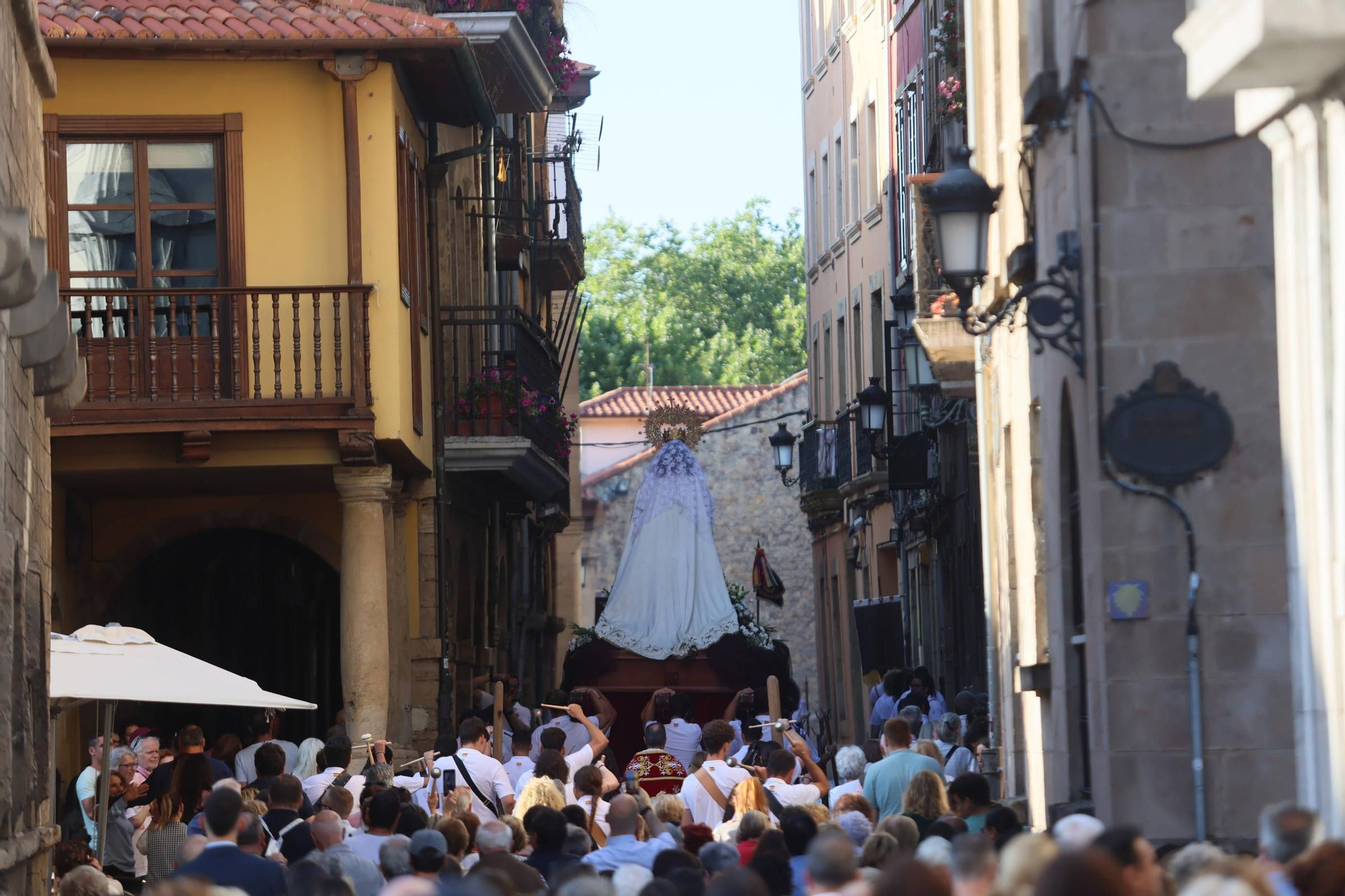 EN IMÁGENES: La procesión del Carmen en Avilés