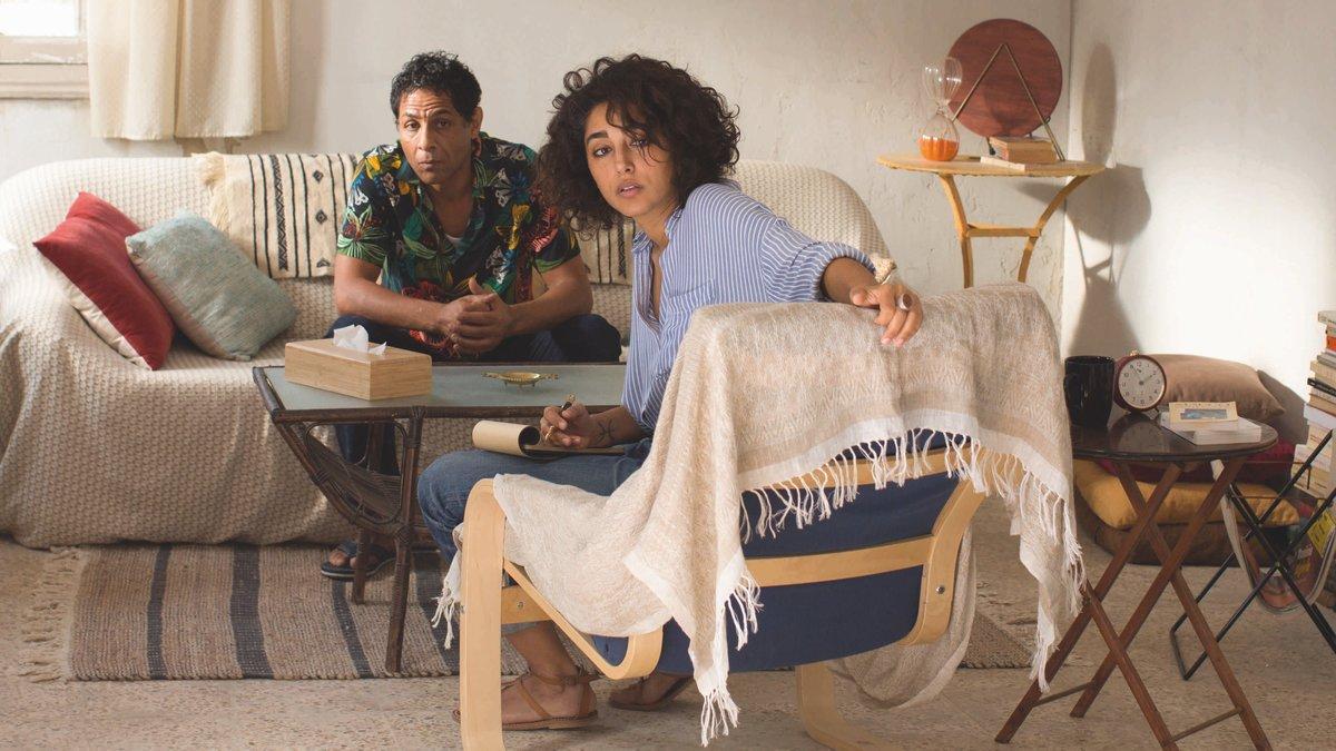 Golshifteh Farahani y Hichem Yacoubi, en 'Un diván en Túnez'
