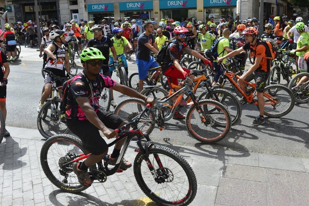 Marcha ciclista contra las multas del Seprona
